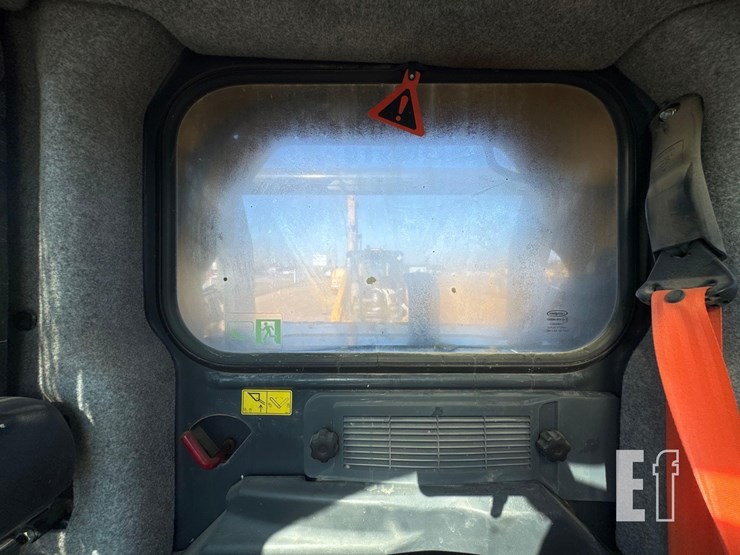 2021-deere-331g-image-31