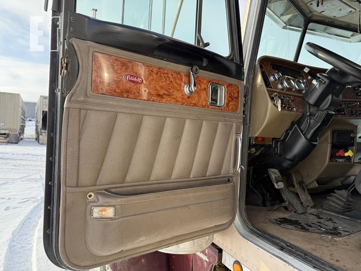 2004-peterbilt-379-image-74