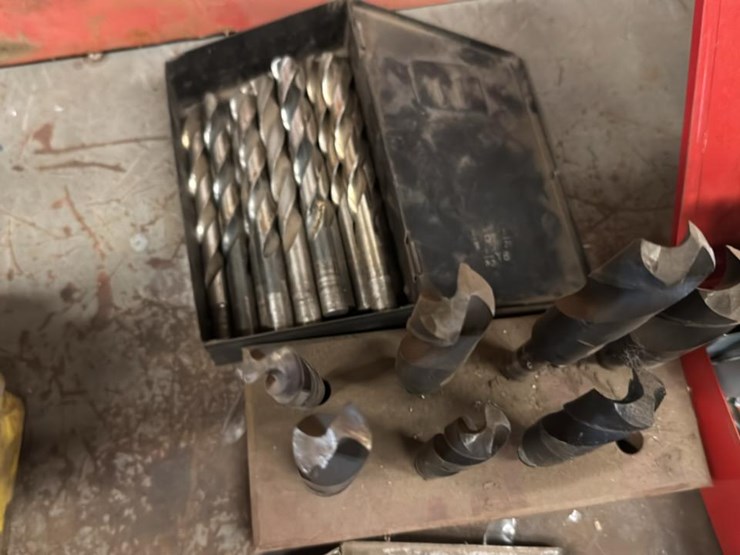 #182-•-contents-of-top-shelf-of-work-bench-and-wall-above-it*-image-3