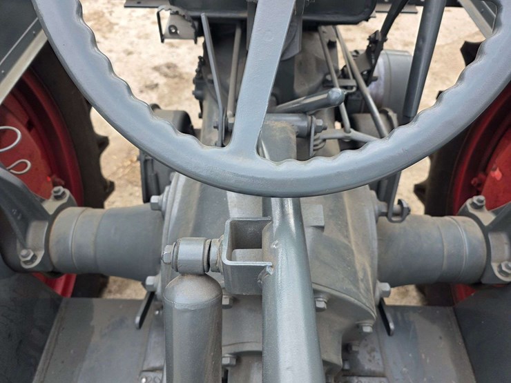 1938-case-cc-narrow-front-tractor,-new-12.4/11-36-rears,-pto,-crank-start,-sn:-4200966,-rebuilt-fro-image-35