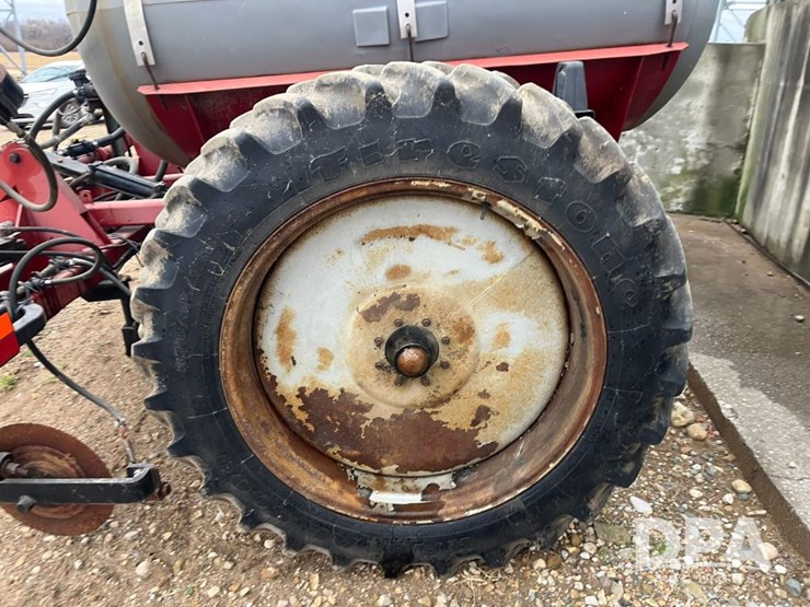 case-ih-2800-image-11