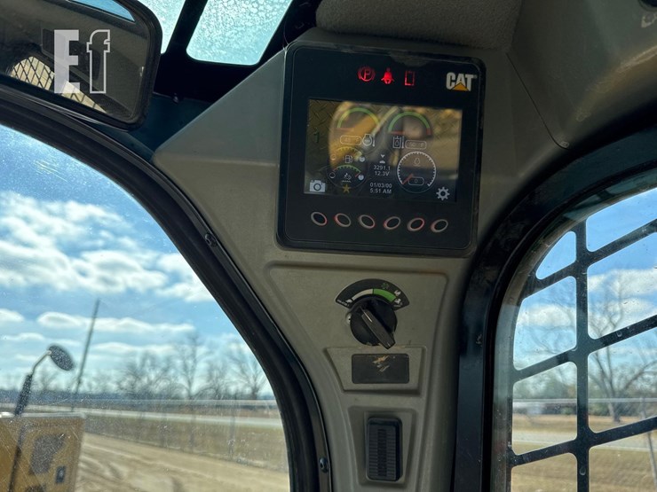 2022-caterpillar-299d3-image-27