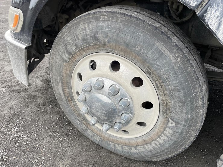 peterbilt-386-image-7