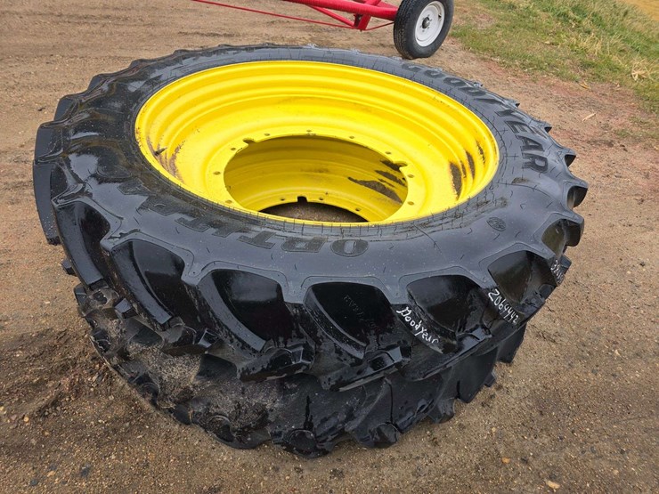 john-deere-8100-image-8