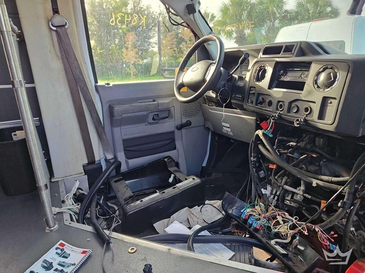 2017-ford-e450-image-22