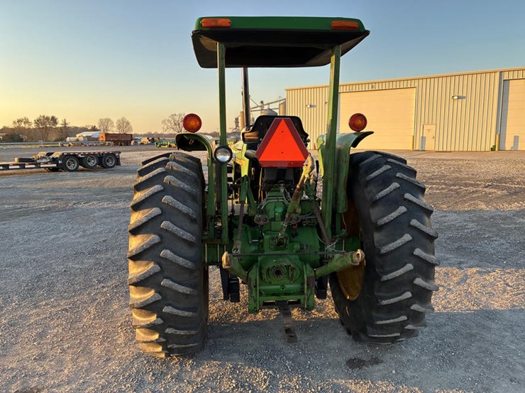 john-deere-2940-image-4