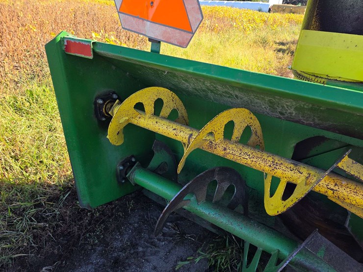 john-deere-686-image-11