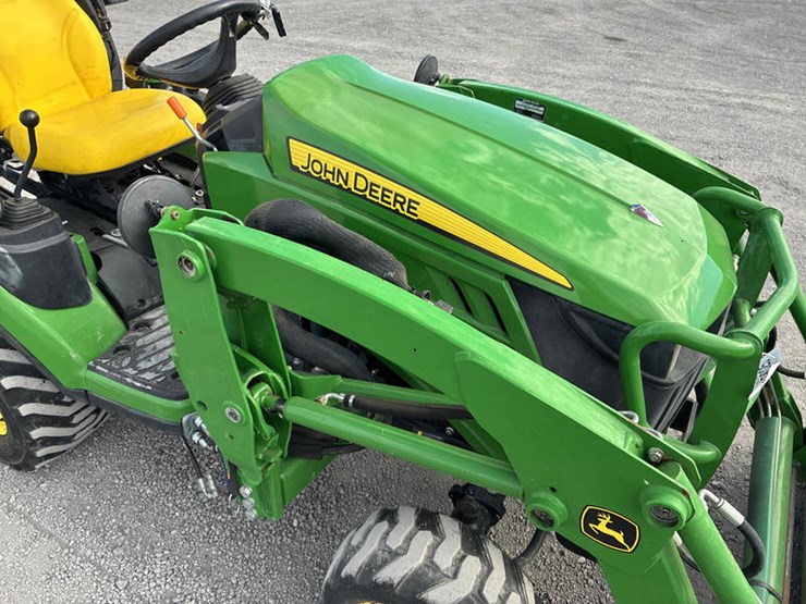 john-deere-1025r-image-18