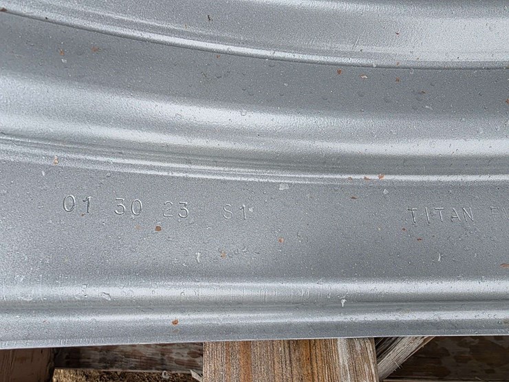 (2)-15-x-50---10-bolt-silver-dual-rims-image-3