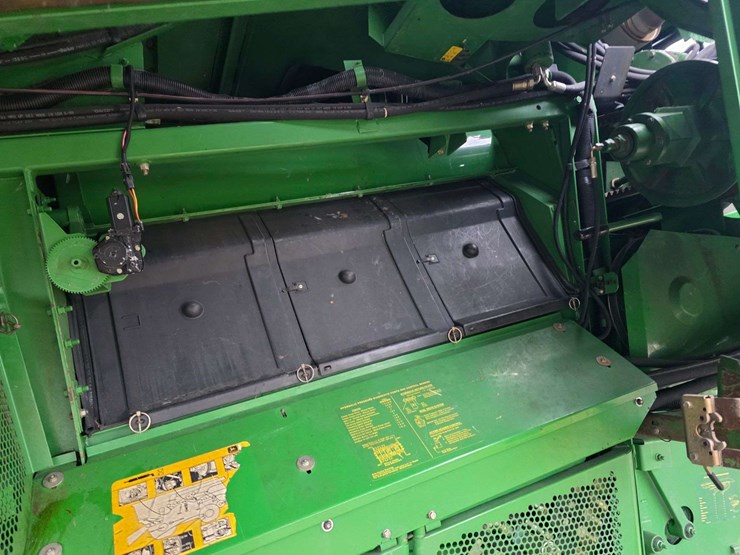 2000-john-deere-9650-sts-image-40