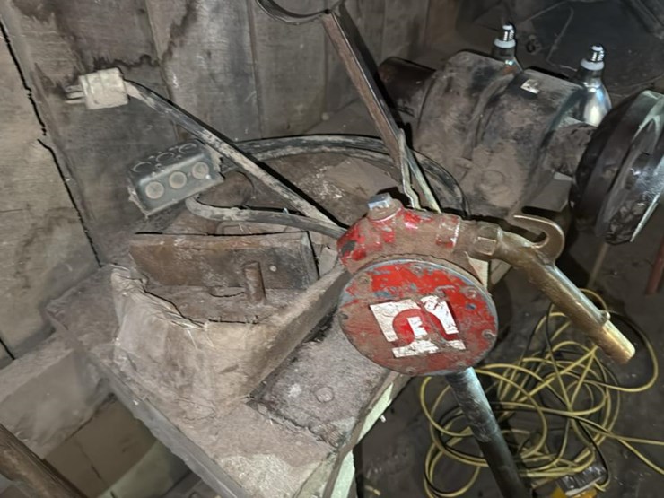 #138-•-miscellaneous-items*-image-8