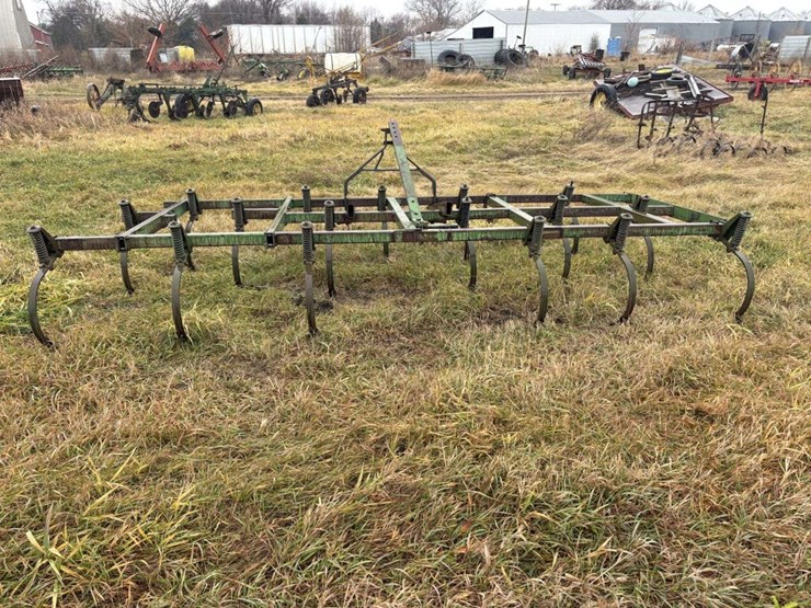 john-deere-field-cultivator,-14’,-(17-shanks),-mounted-image-3