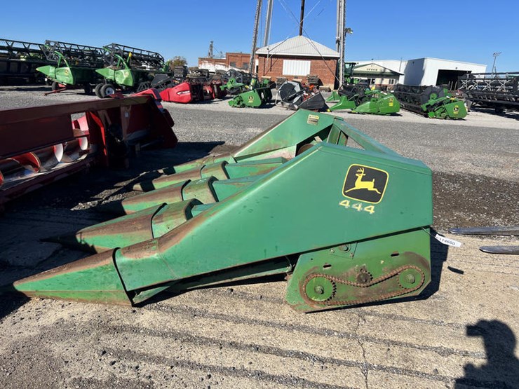 john-deere-444-image-1