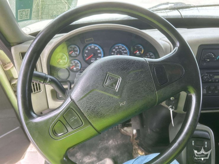 2013-international-durastar-4400-image-23