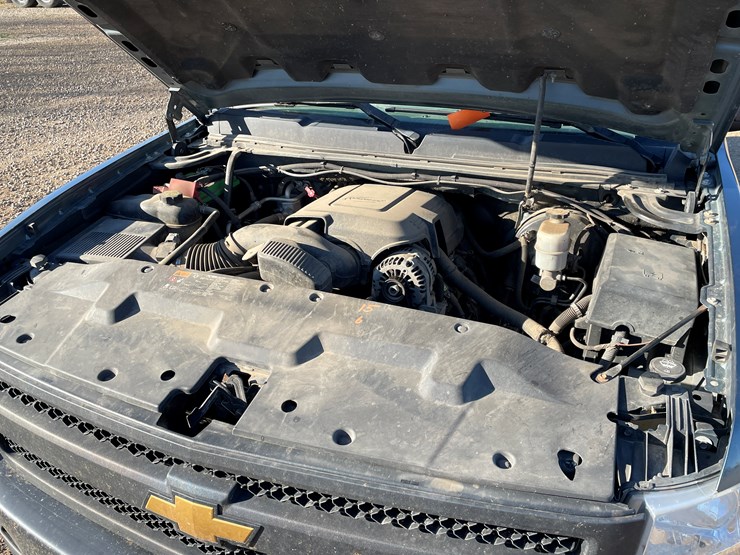 #1127-•-2013-chevrolet-silverado-pickup-truck-(has-mn-title)-image-21
