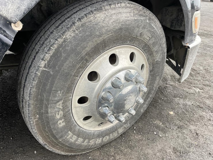 peterbilt-386-image-26