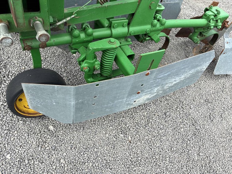 john-deere-845-image-7