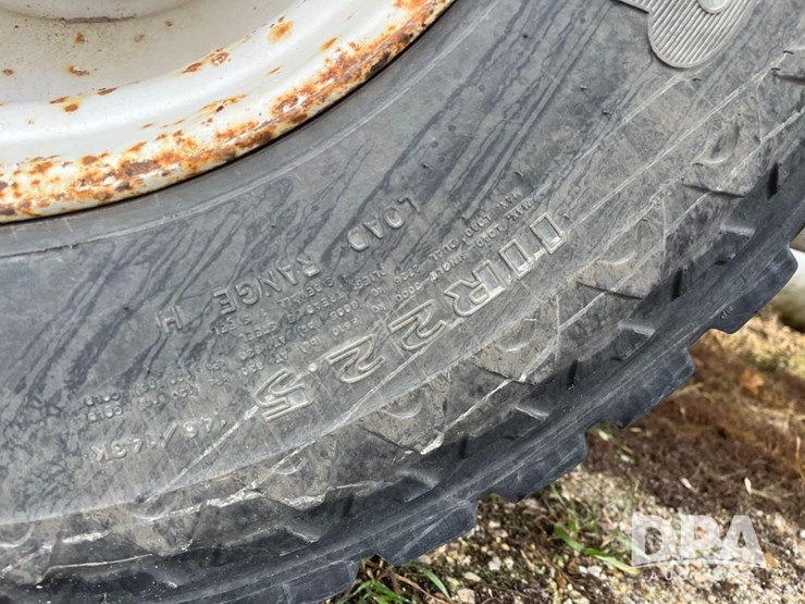 1999-freightliner-fl70-image-29