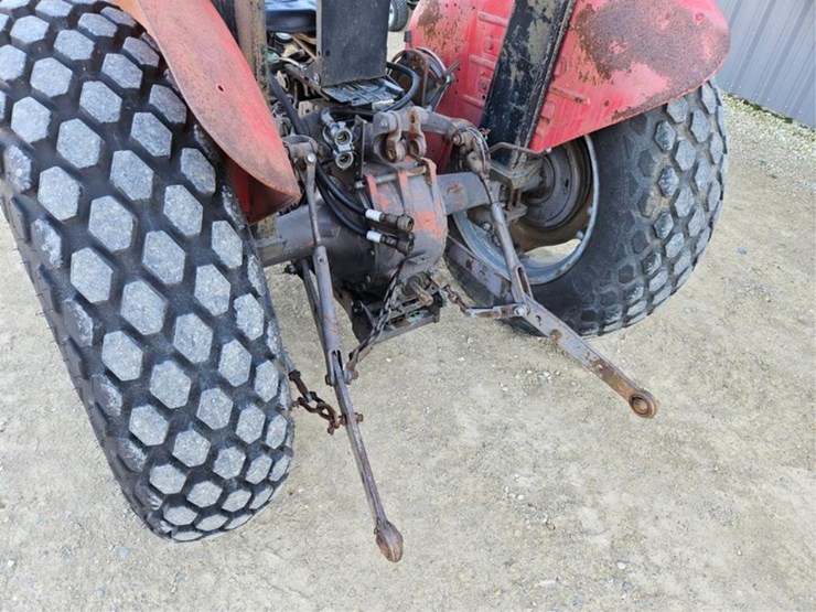 massey-ferguson-240-image-47