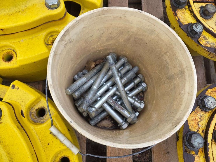 factory-front-dual-spacers-off-john-deere-8r360-image-9