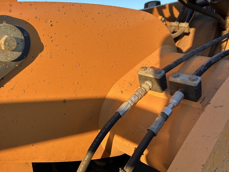 2014-case-721f-xr-image-14