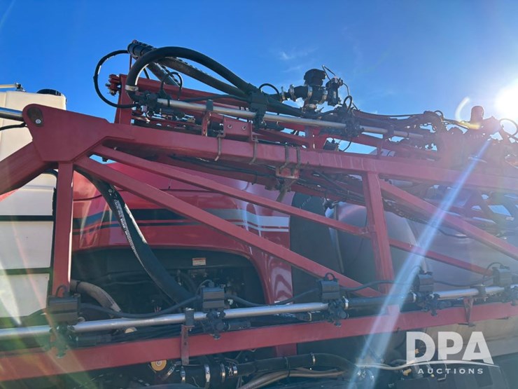 case-ih-patriot-4440-image-95