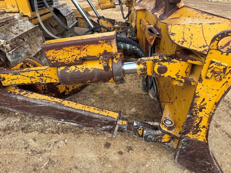 caterpillar-d6t-lgp-image-20