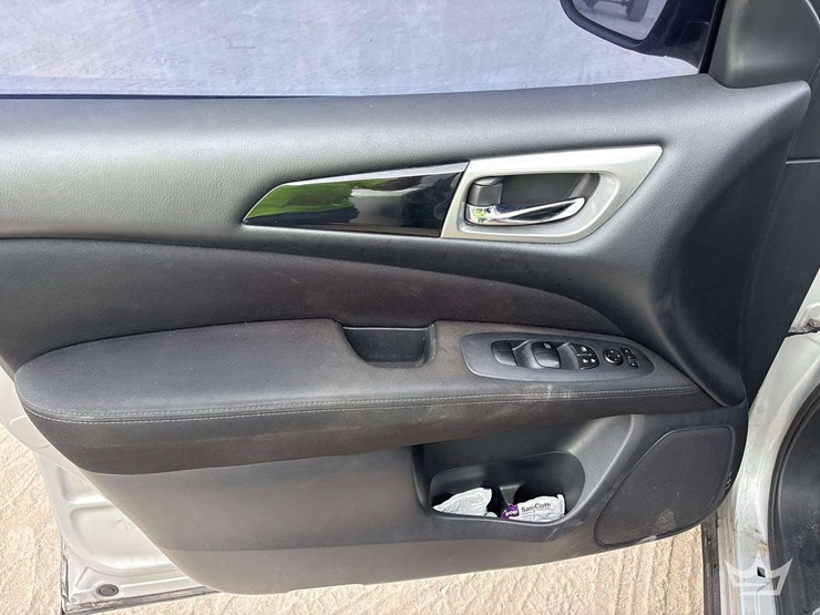 2017-nissan-pathfinder-image-11