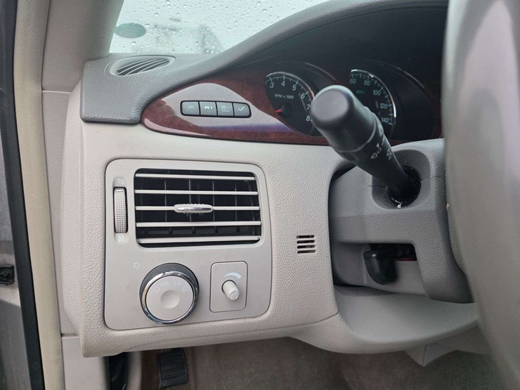 2006-buick-lucerne-cxl,-216,480-miles,-cruise,-am/fm/cd,-dual-climate-control,-heated-leather-seats,-image-45