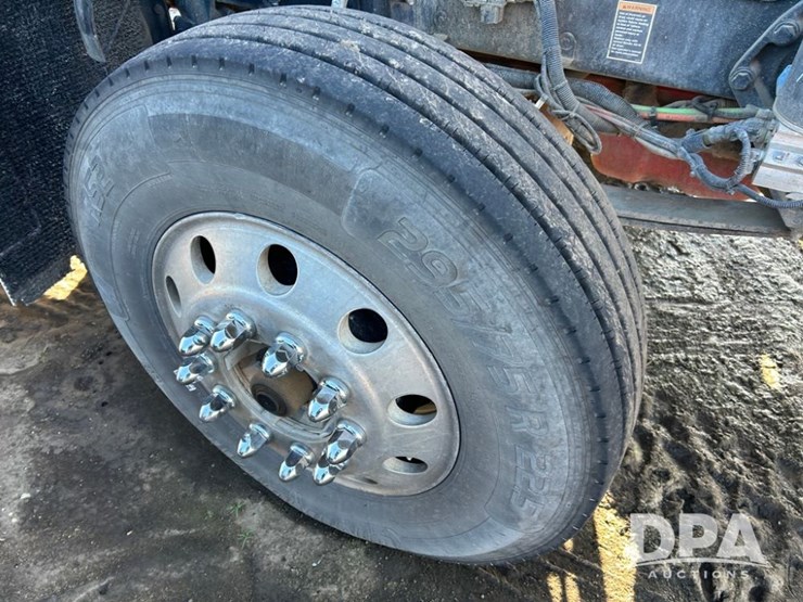 2009-kenworth-t800-image-24