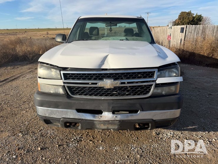 2007-chevrolet-2500hd-image-2