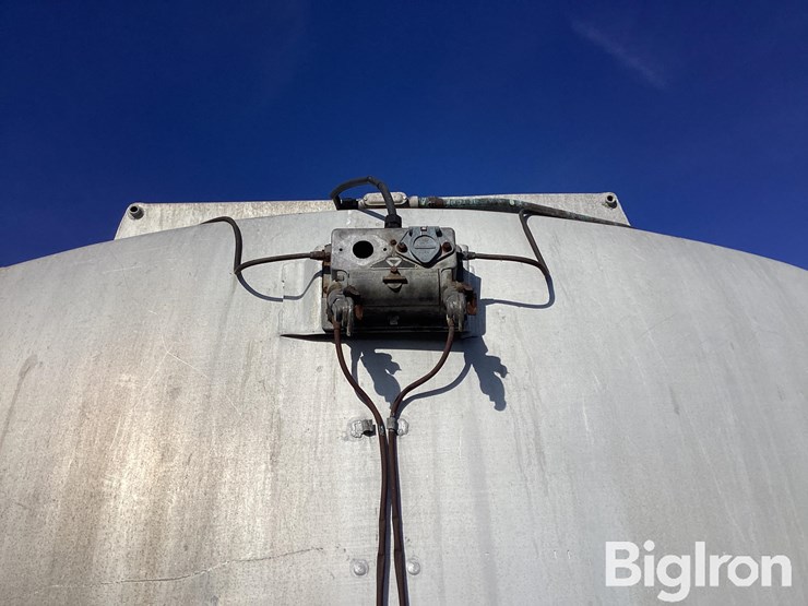 1965-standard-steel-36’-aluminum-t/a-water-tanker-trailer-image-10