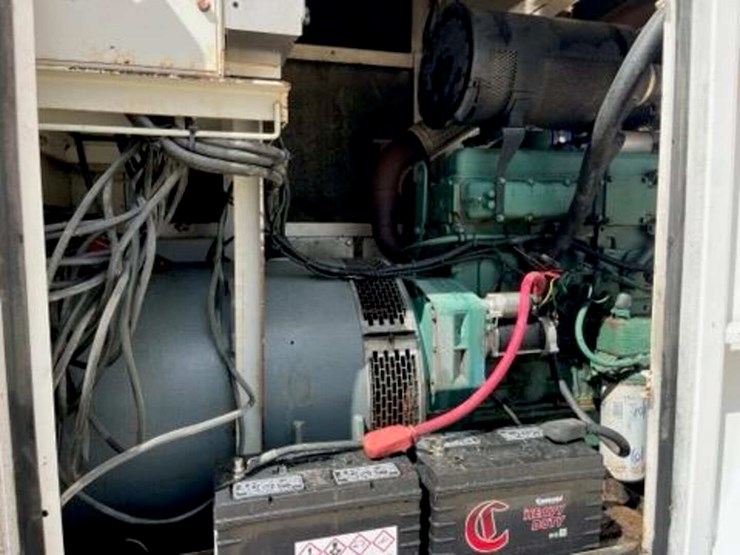 whisperwatt-220-diesel-powered-generator-image-7