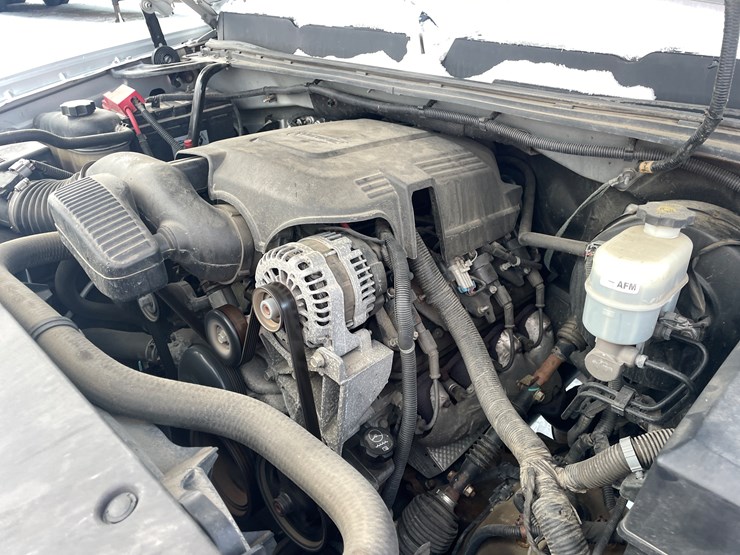 #1158-•-2013-silverado-1500-pickup-truck-(has-mn-title)-image-9