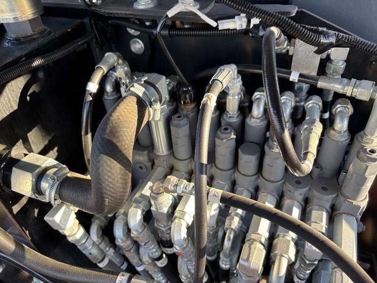 takeuchi-tb230-image-43