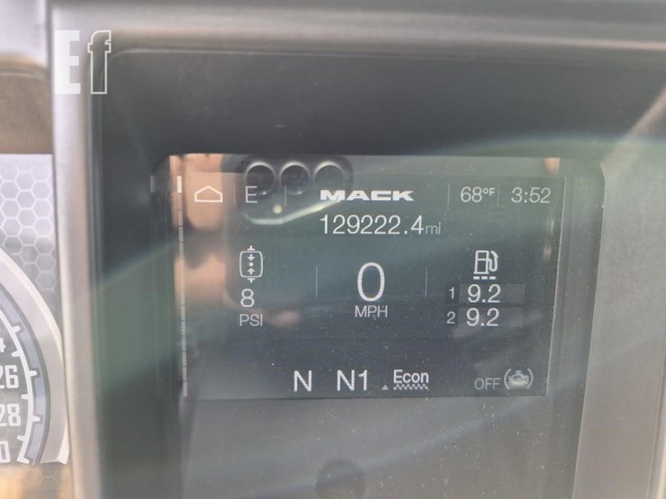 2024-mack-anthem-64t-image-19