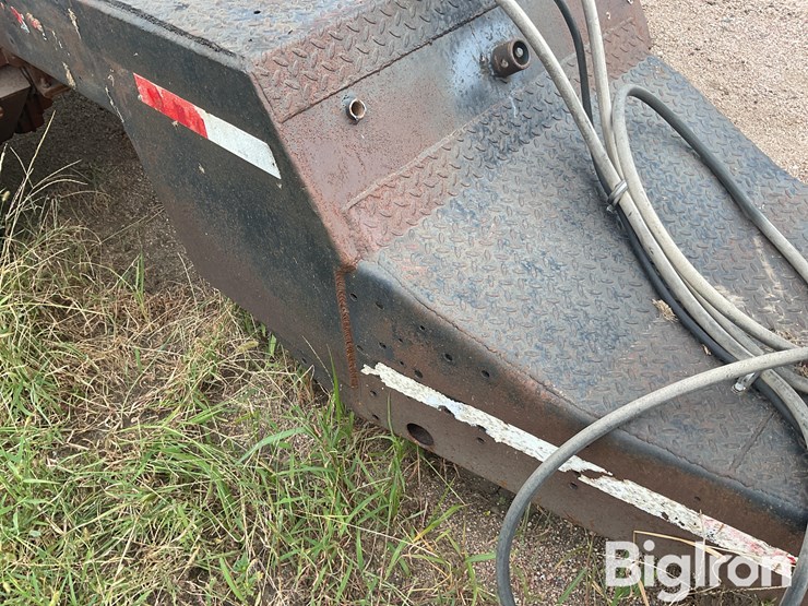 neville-trailer-image-14