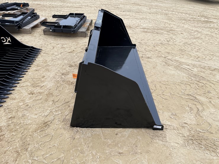 #2561-•-new-kc-84"-snow/litter-skid-steer-bucket-image-4