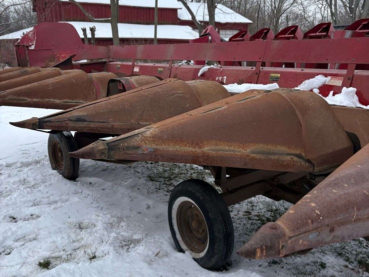 international-883-image-4