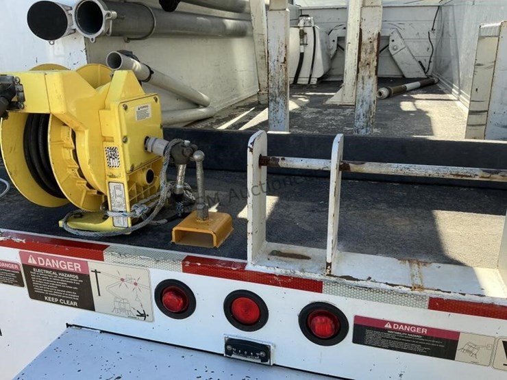 2013-international-7400-image-11