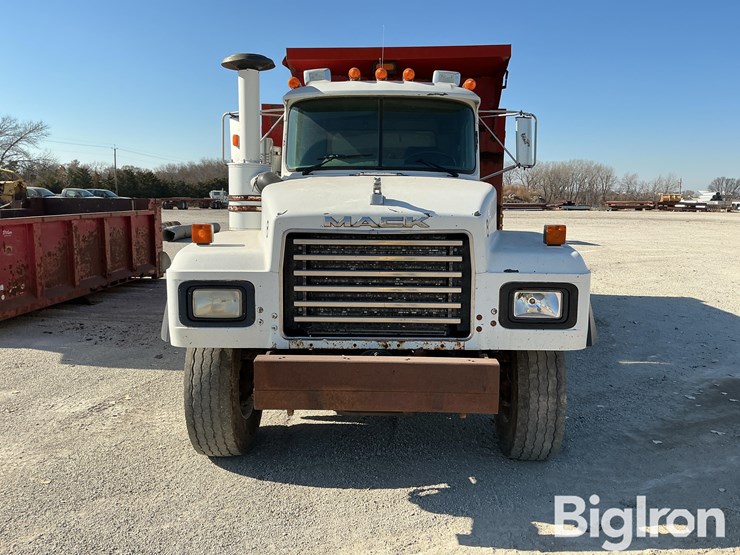 2000-mack-rd688s-image-2
