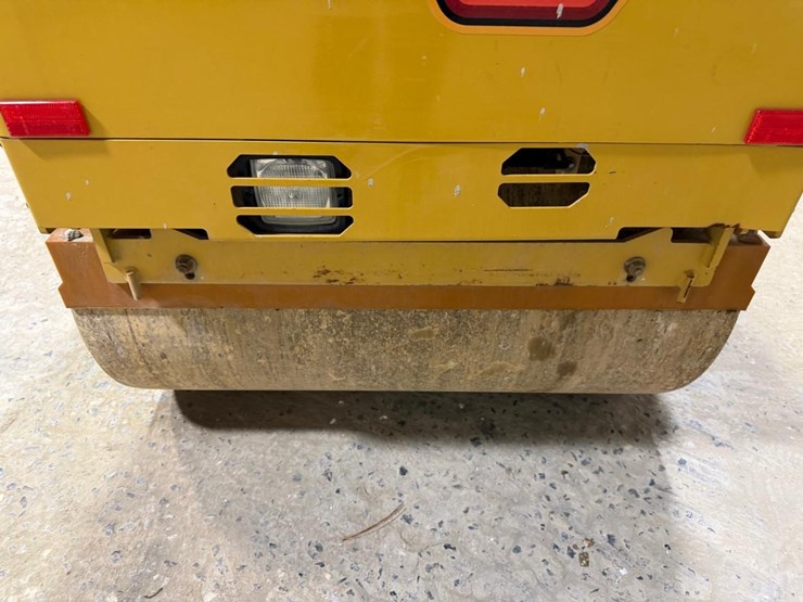 2019-caterpillar-cb1.7-image-13