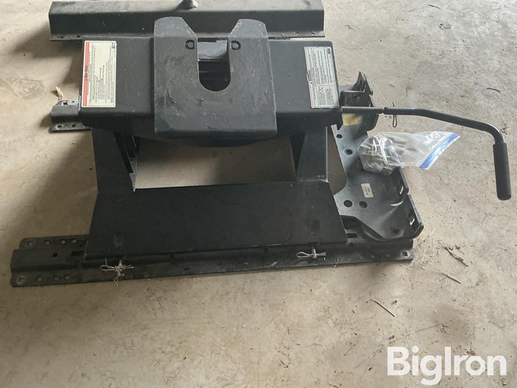 reese-30033-hitch-system-image-15