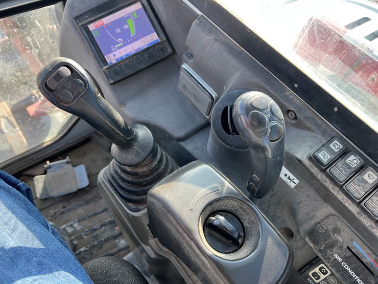 takeuchi-tb260-image-18