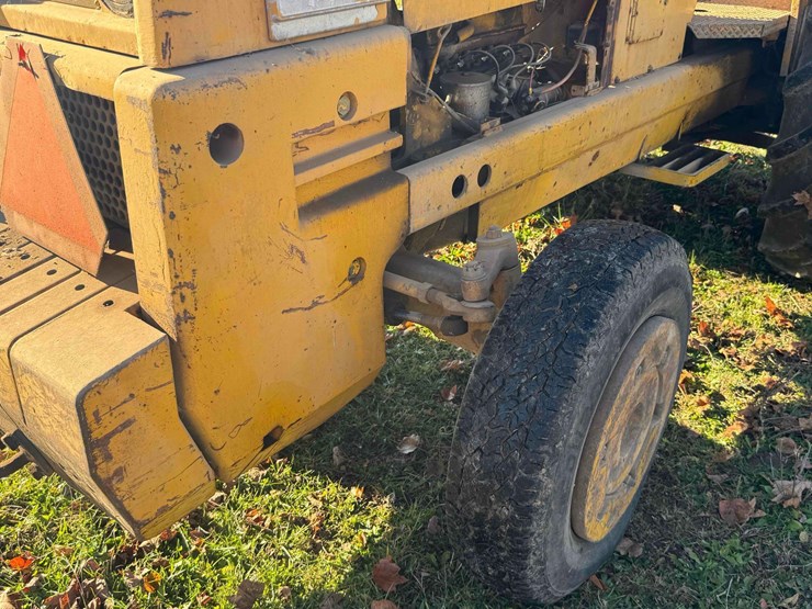 massey-ferguson-2500-image-15