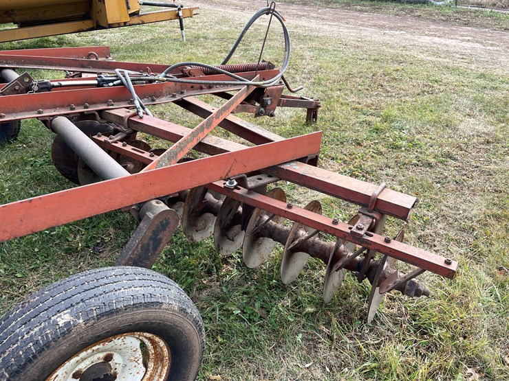 international-370-image-26