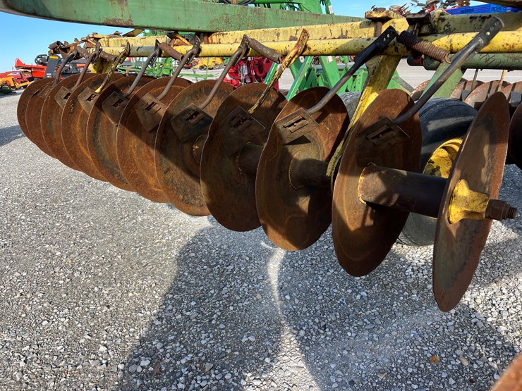 john-deere-210-image-6