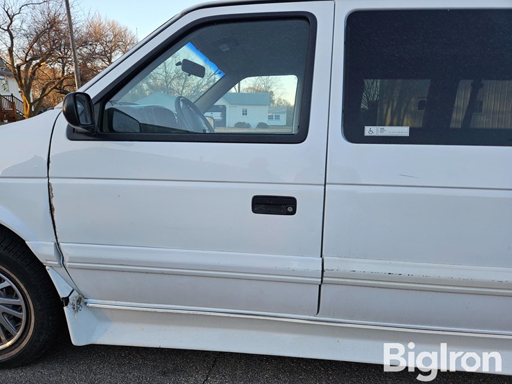 1994-dodge-grand-caravan-image-13