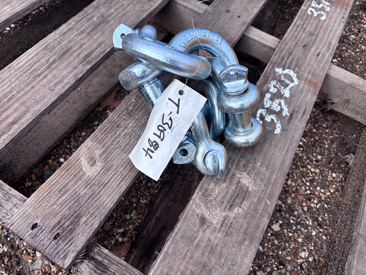 #3520-•-4-shackles-image-2