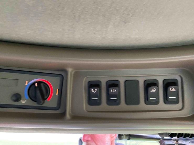 case-ih-8010-image-90